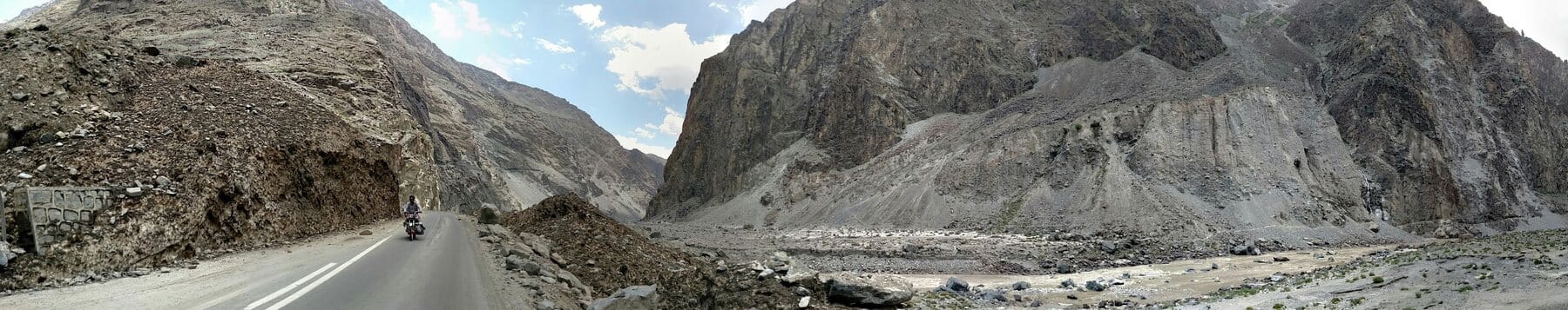 Panorama, glacier on the left.