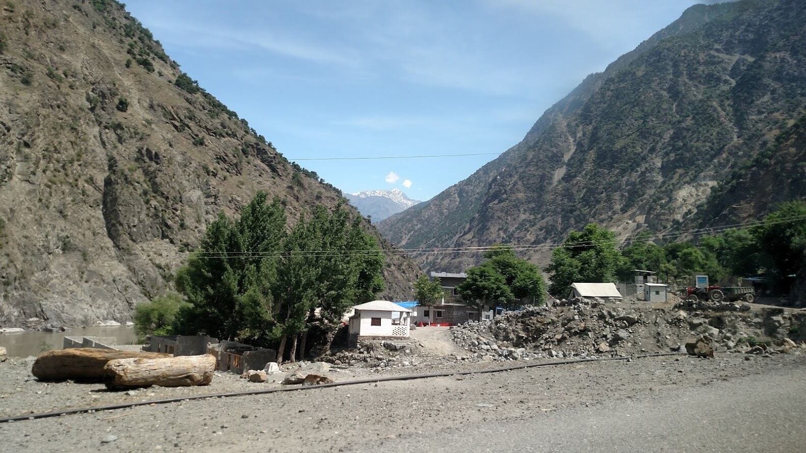The landslide, five to ten km from Dasu.