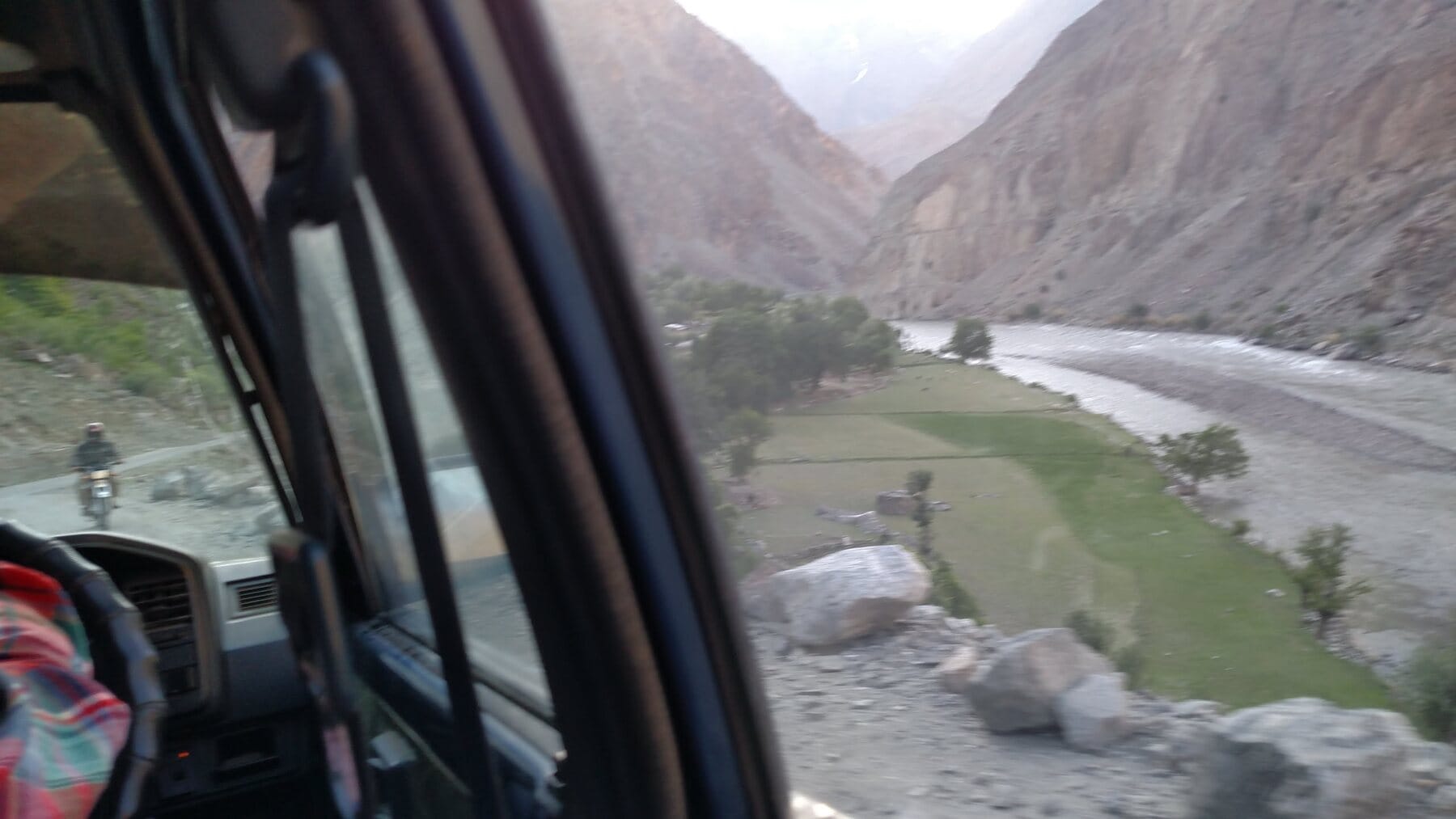 The valley on the way to Gupis.