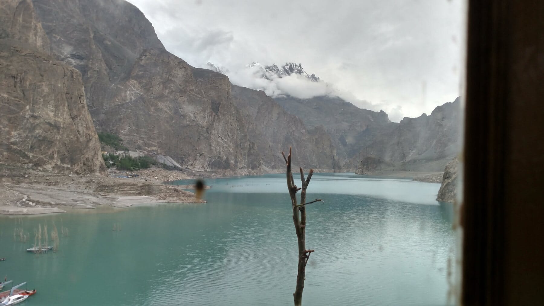 A very blue lake.